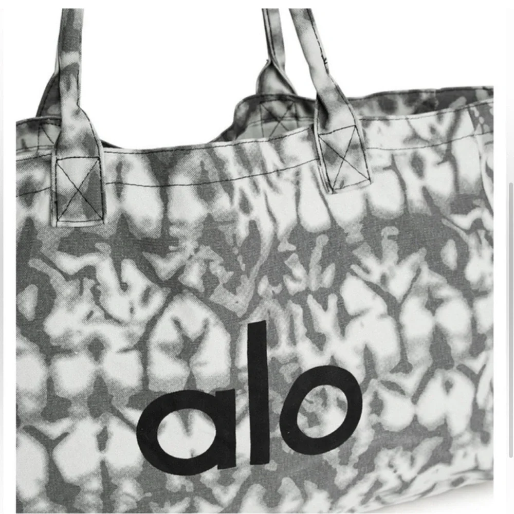 ALO | Large Yoga| Tote Bag| NWT - Picture 4 of 7
